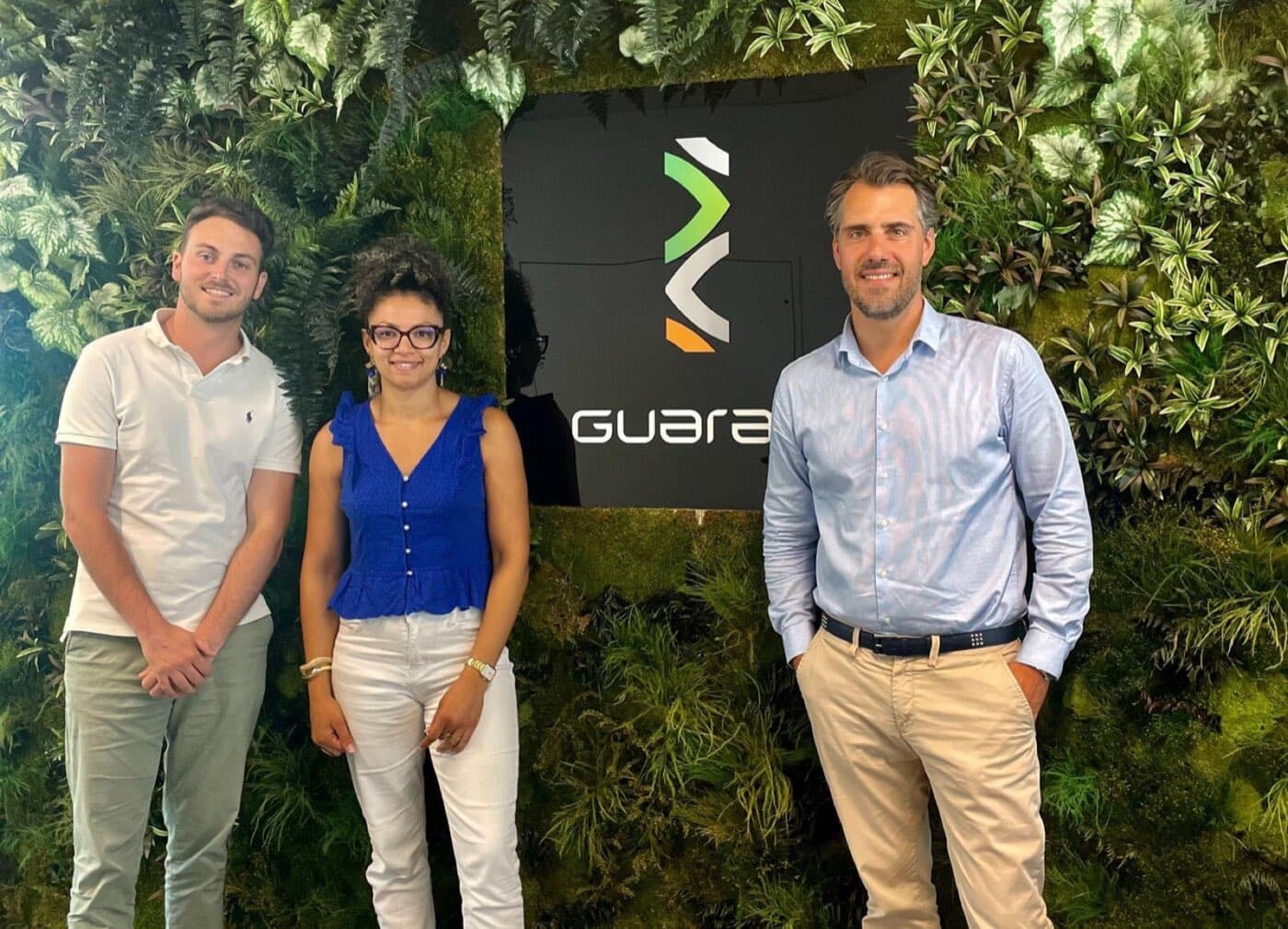 Antoine Spagnoli, Kerene Rouyer e Anicet Cuignet nas instalações da Guarani